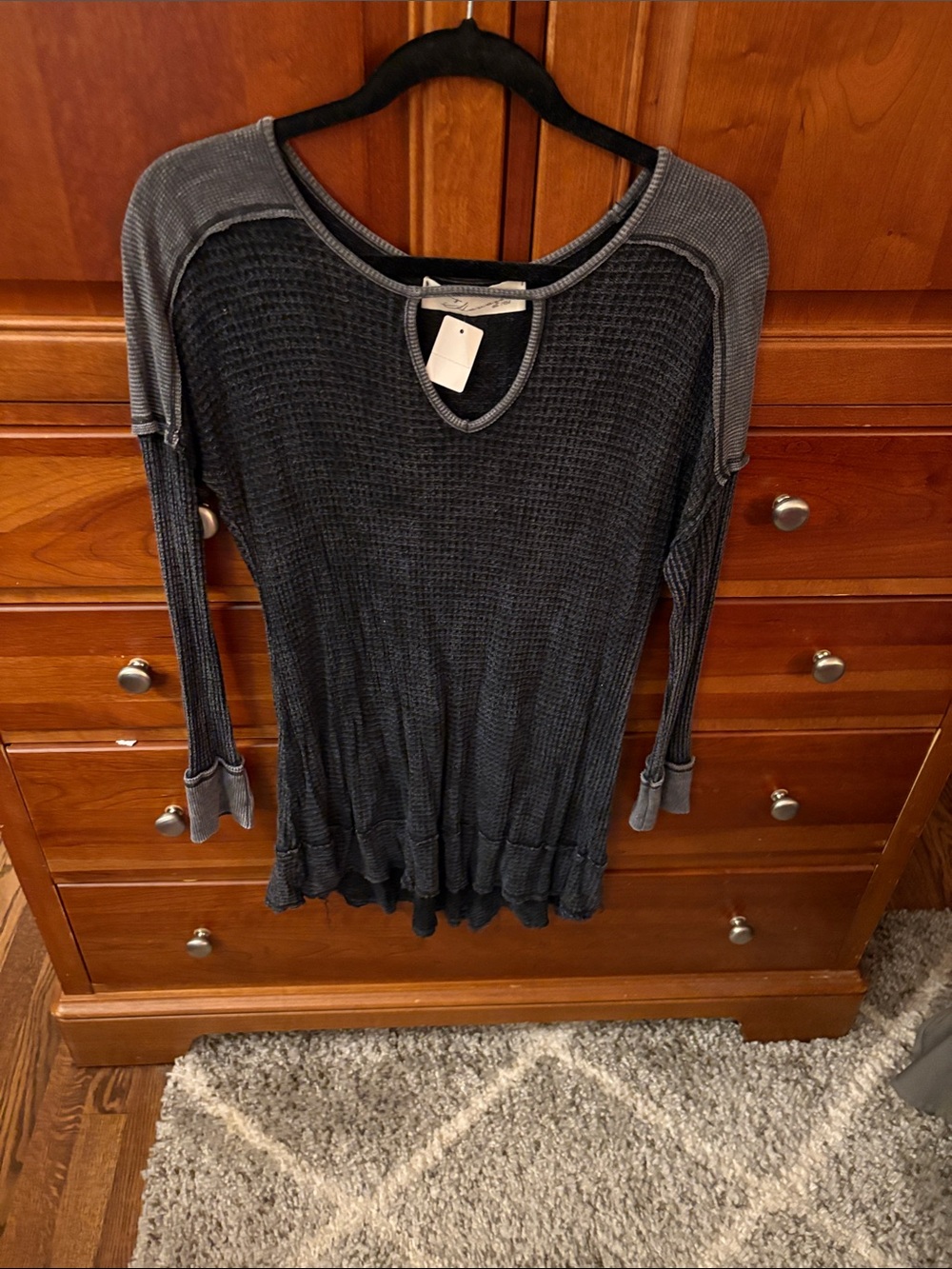 Vintage Havana Two-Toned Charcoal Waffle Knit Long Sleeve Tunic